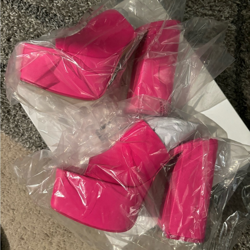 Steve Madden platform heels brand new